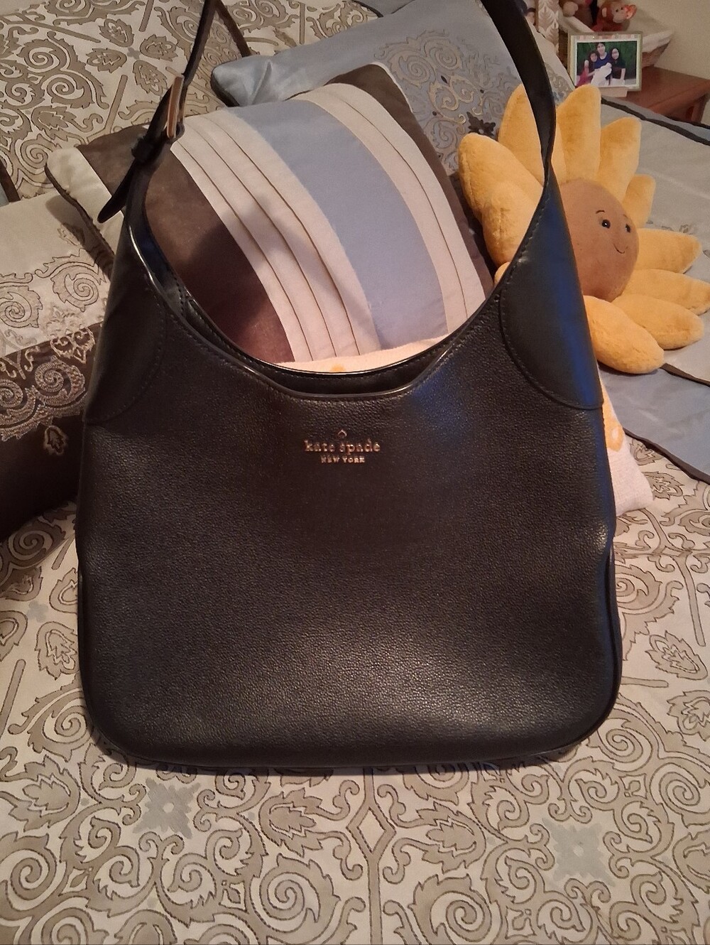 kate spade black leather shoulder bag with gold logo - Picture 9 of 10